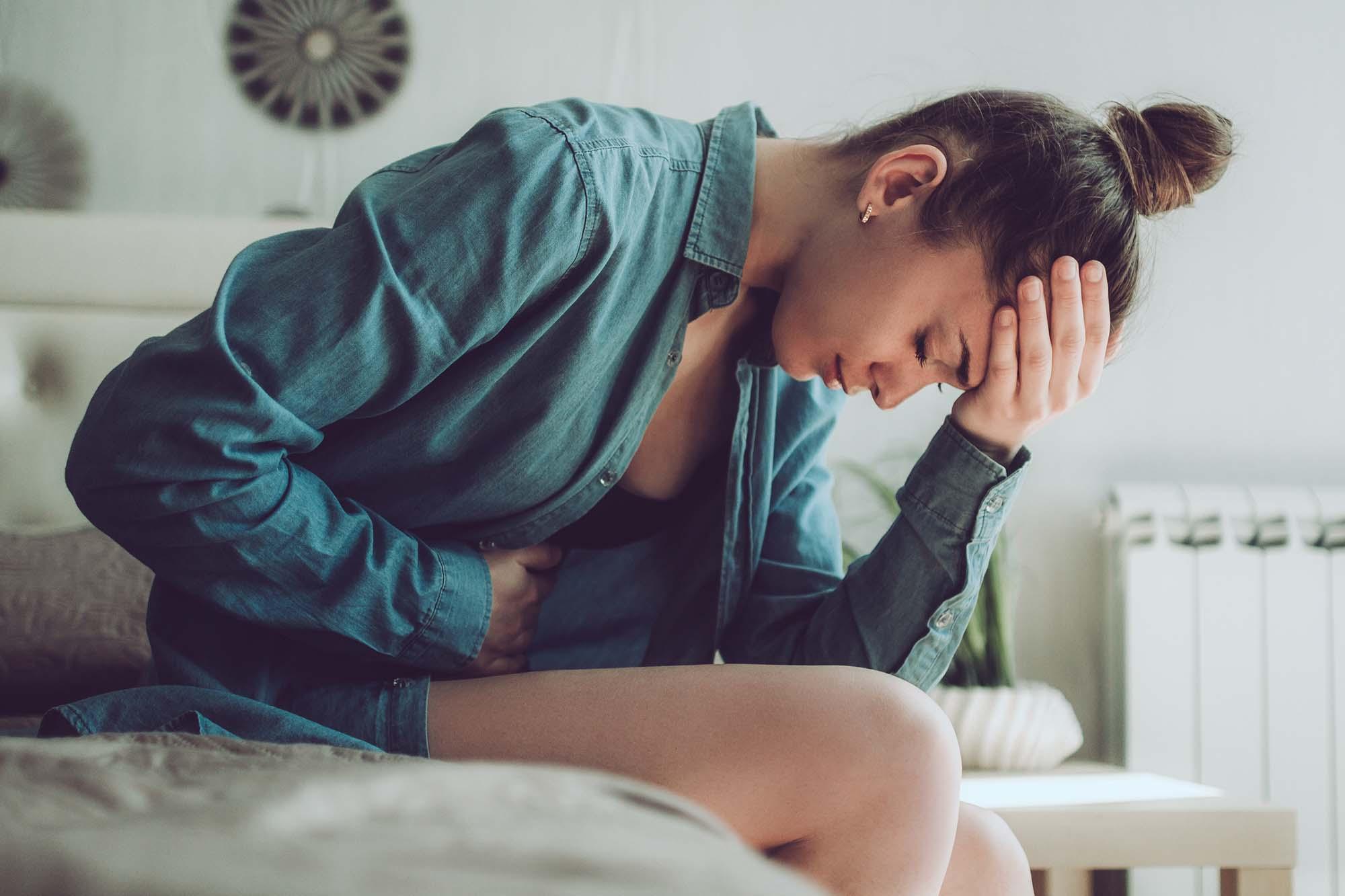 Så hanterar du mensvärk – 10 tips att testa - Comfydence 